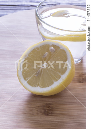 Yellow lemon 34457832