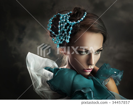 Portrait of an elegant, pretty lady Portrait of an elegant, pretty lady 34457857