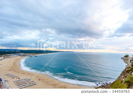 多雲的拿撒勒人 34459765