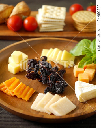 Variety cheese with cracker Variety cheese with cracker 34460335