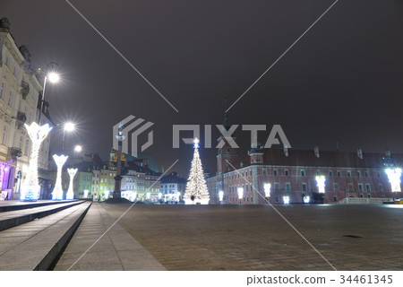 Warsaw Old Royal Palace at Christmas (The Royal Palace of Warszawa) Warsaw Old Royal Palace at Christmas (The Royal Palace of Warszawa) 34461345