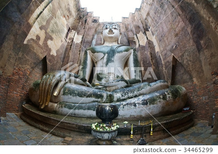 Achana Buddha (Wat Si Chum) in Wat Si Chum, Sukhothai Province, Thailand Achana Buddha (Wat Si Chum) in Wat Si Chum, Sukhothai Province, Thailand 34465299