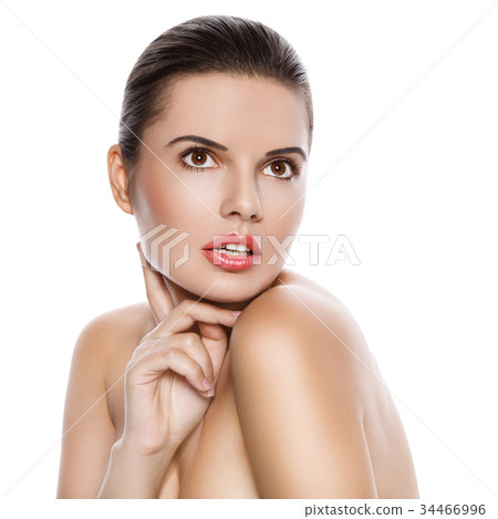 Portrait of natural and beautiful woman Portrait of natural and beautiful woman 34466996
