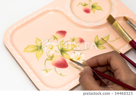 Strawbery Drawing on Lunch Plate 34468323