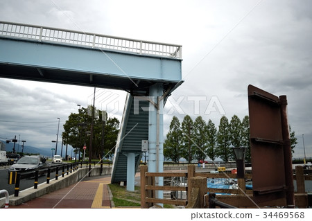 Crossroad footbridge Crossroad footbridge 34469568