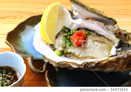 Raw oysters Raw oysters 34471015