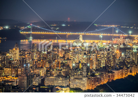 從岩石頂部(洛克菲勒中心天文台)的市中心夜景4 從岩石頂部(洛克菲勒中心天文台)的市中心夜景4 34473042