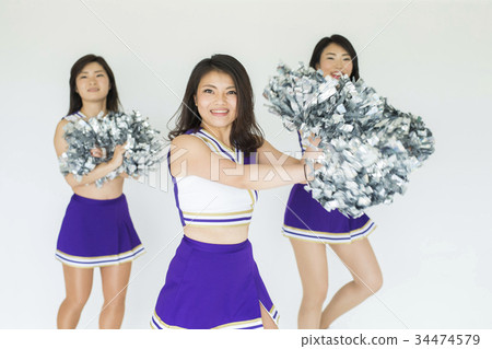 啦啦隊員微笑的舞蹈 34474579