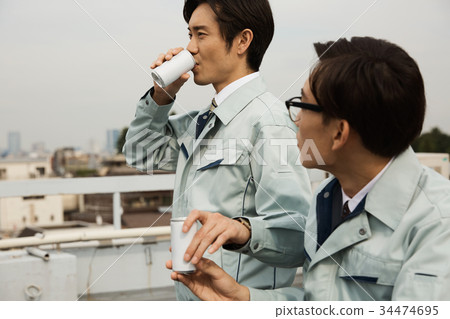 Showa office worker break time 34474695