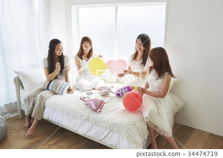Preparing for a festive party 34474719