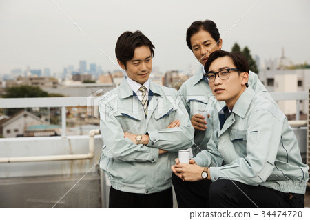 Showa office worker break time 34474720