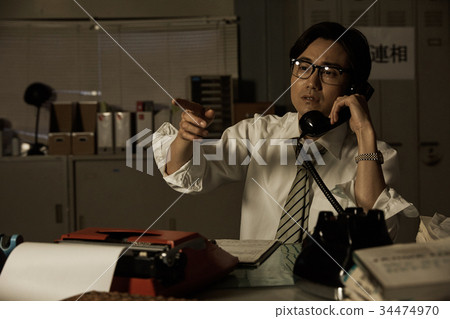 昭和辦公室工作人員加班 34474970
