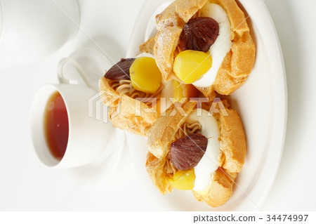 Chestnut cream puff Chestnut cream puff 34474997