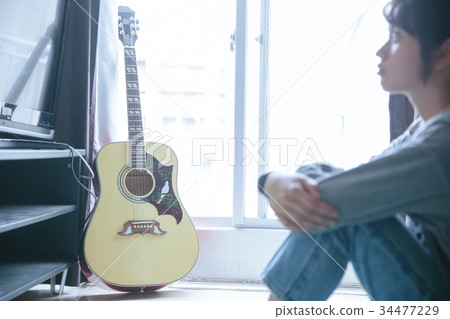 Guitar and ladies Guitar and ladies 34477229