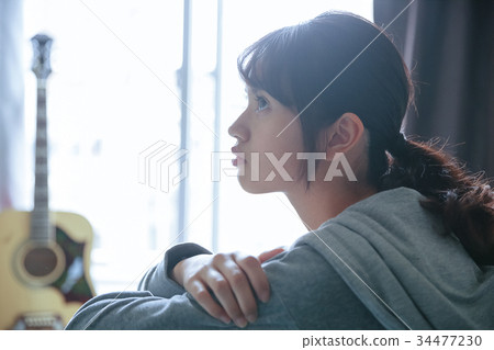 Guitar and ladies 34477230