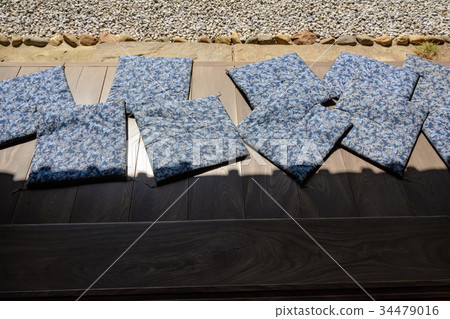 一個老私有房子的入口 一個老私有房子的入口 34479016