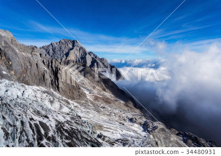 Jade Dragon Snow Mountain in Lijiang 34480931