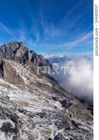 Jade Dragon Snow Mountain in Lijiang 34480937