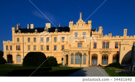 Beautiful castle Lednice with bushes and flowers 34481840