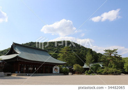 Kashihara Jingu in the year of the rooster 34482065