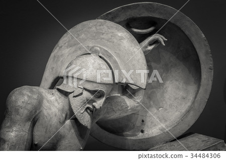 Head and shoulders detail of the ancient sculpture 34484306