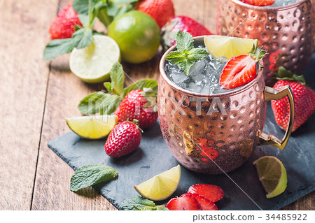 Moscow mule cocktail 34485922