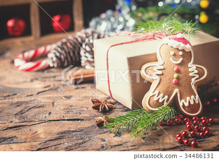 Christmas Decorations with Gingerbread cookies 34486131