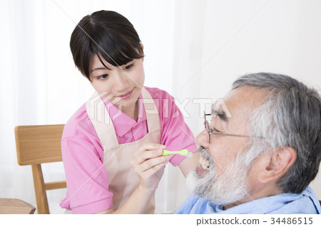 老人護理援助現場口腔護理牙膏牙刷 34486515