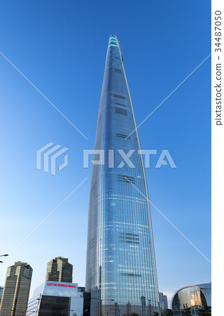 翱翔於藍天樂天世界大廈 34487050