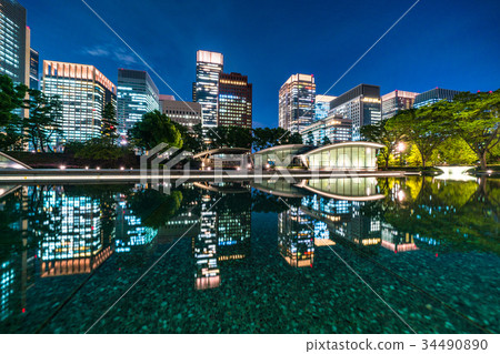 <<Tokyo>> Night view of Marunouchi/Wadakura Fountain Park 34490890