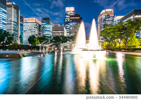 <<Tokyo>> Night view of Marunouchi/Wadakura Fountain Park 34490900