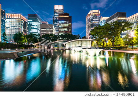 《東京》丸之內/和田倉噴泉公園的夜景 《東京》丸之內/和田倉噴泉公園的夜景 34490901