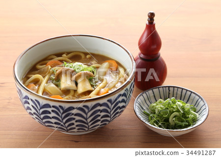 Mushroom curry udon 34491287