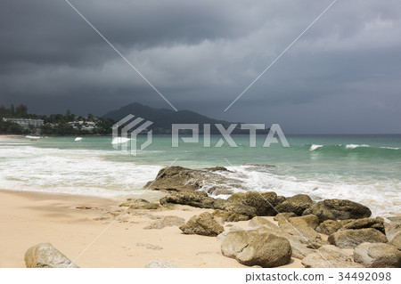 Sea, sand and clouds in clear weather 34492098