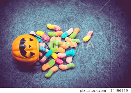 Halloween pumpkin with sweet candy 34496559