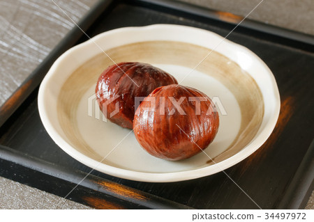 Boiled astringent skin of chestnut 34497972