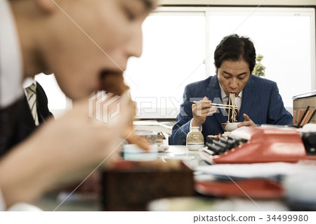 昭和辦公室工作人員休息時間 昭和辦公室工作人員休息時間 34499980
