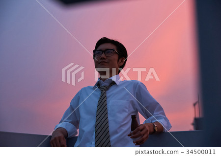 Showa office worker break time 34500011