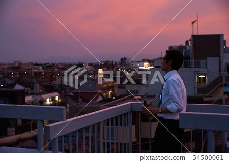 Showa office worker break time Showa office worker break time 34500061