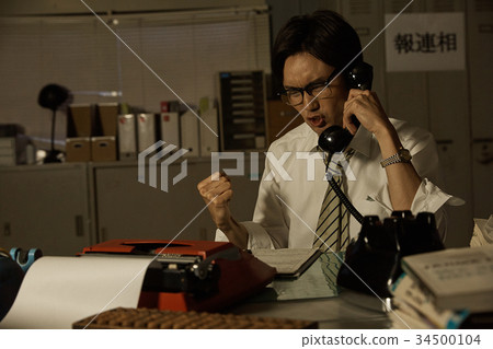 Showa office worker overtime work Showa office worker overtime work 34500104
