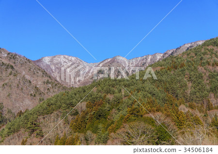 Misaka山區的山脊線在冬天 34506184