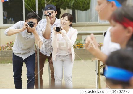 一個在運動會上射擊的守護者 34507282