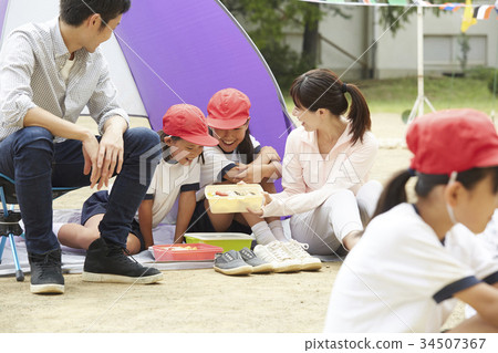 運動會的午餐會 運動會的午餐會 34507367
