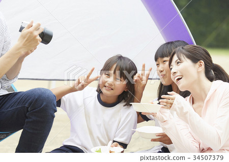 Luncheon of the athletic meet 34507379