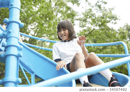 小學生穿著運動服 34507492