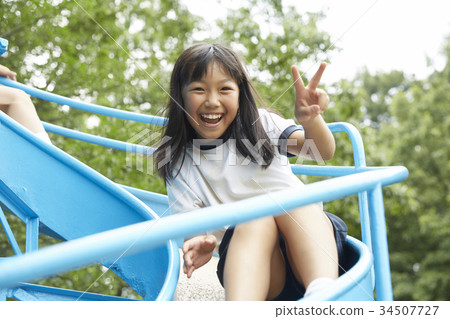 Primary schoolchild in gym clothes 34507727
