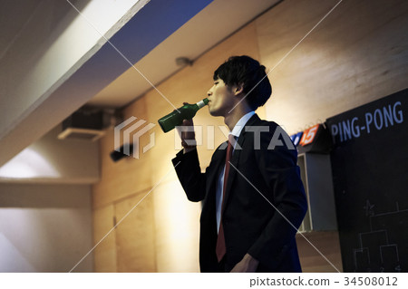 乒乓球酒吧商人 34508012