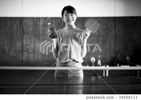 Table tennis bar woman 34508111