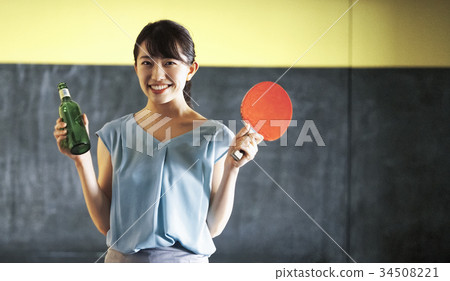 乒乓球酒吧女人 34508221