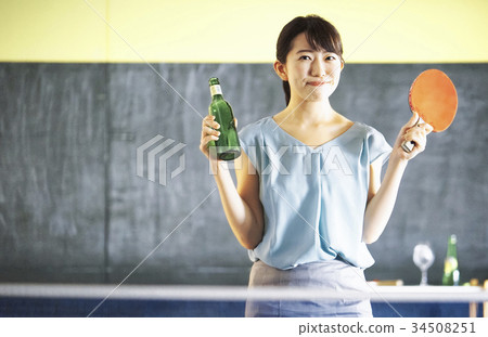 乒乓球酒吧女人 乒乓球酒吧女人 34508251